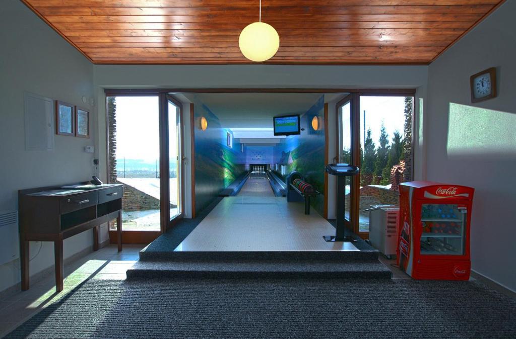 Wellness Hotel Happy Star Hnanice  Buitenkant foto
