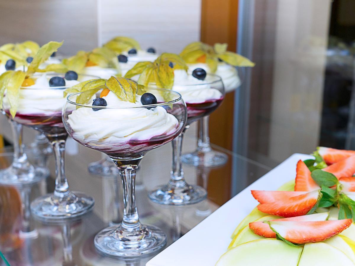 Wellness Hotel Happy Star Hnanice  Buitenkant foto
