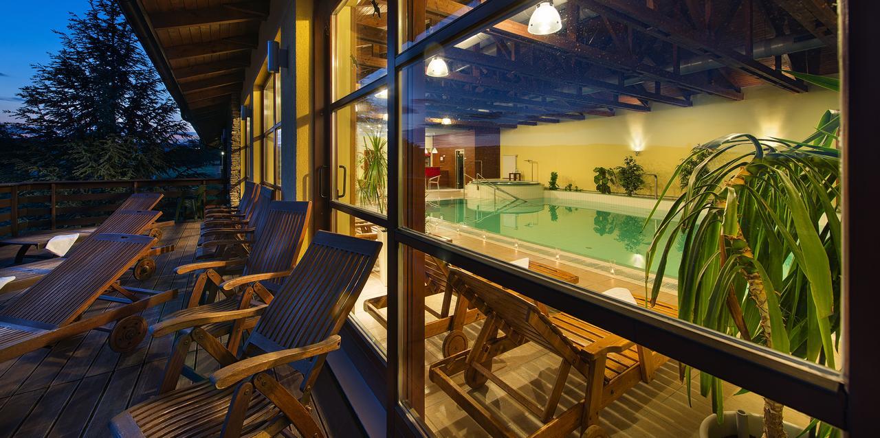 Wellness Hotel Happy Star Hnanice  Buitenkant foto